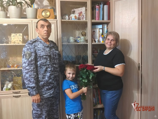 Орловские росгвардейцы встретили День Матери в кругу семьи