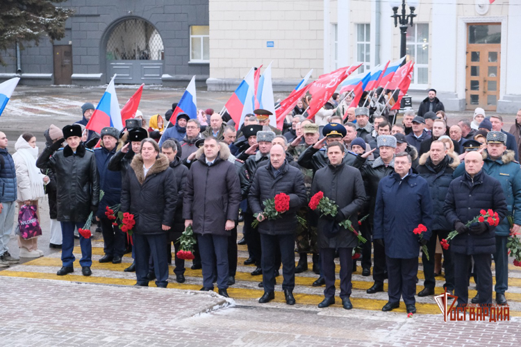 В Орле росгвардейцы почтили память Героев Отечества