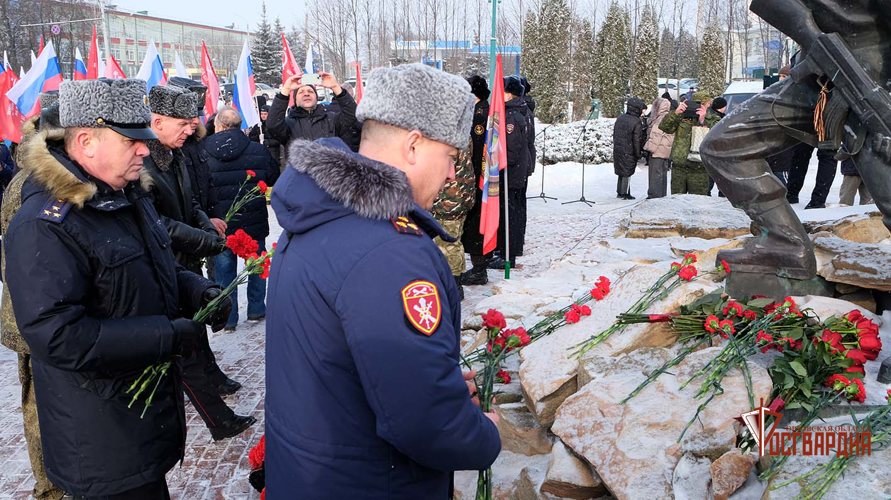 Росгвардейцы почтили память героев Афганистана