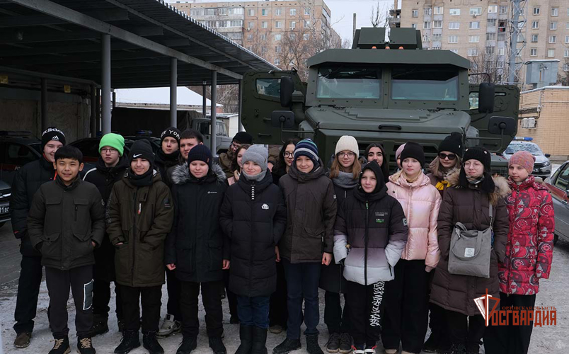 В преддверии Дня защитника Отечества росгвардейцы провели урок мужества для школьников