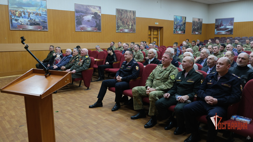 Начальник регионального Управления Росгвардии поздравил коллег накануне Дня защитника Отечества