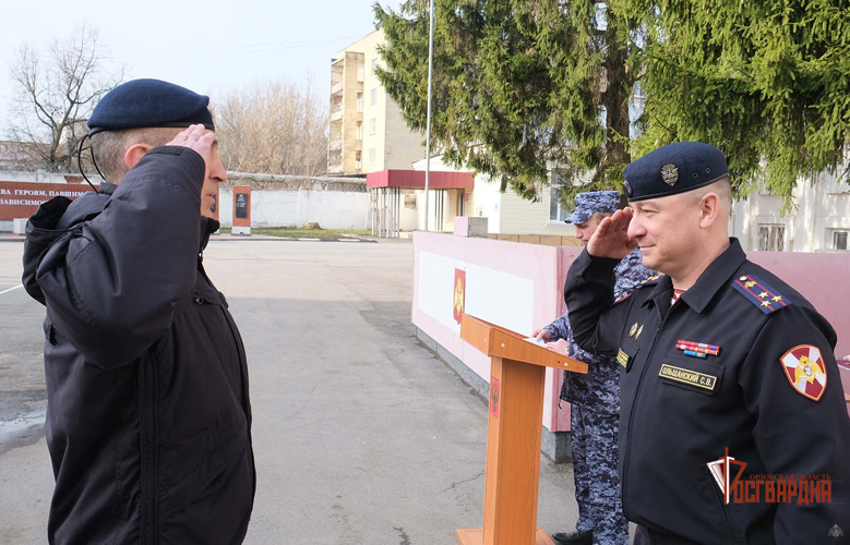 В День войск национальной гвардии Российской Федерации сотрудники и военнослужащие почтили память своих погибших товарищей