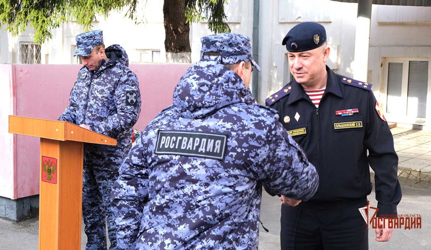 В День войск национальной гвардии Российской Федерации сотрудники и военнослужащие почтили память своих погибших товарищей
