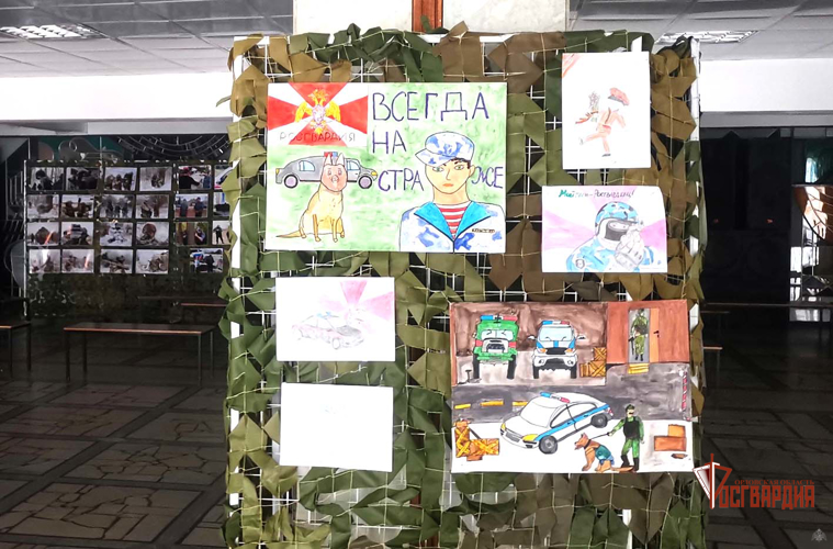 В Орле в преддверии Дня войск национальной гвардии открылась выставка детского рисунка