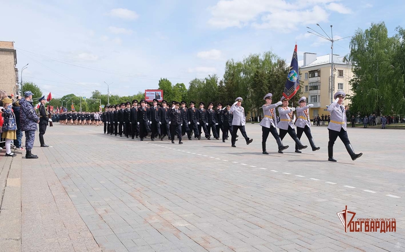 В Орле начальник Росгвардии стал почетным гостем торжественного прохождения войск