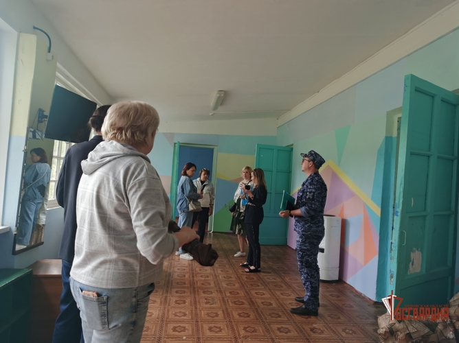 Представители Росгвардии продолжают проверку на антитеррористическую защищенность детских лагерей Орловской области