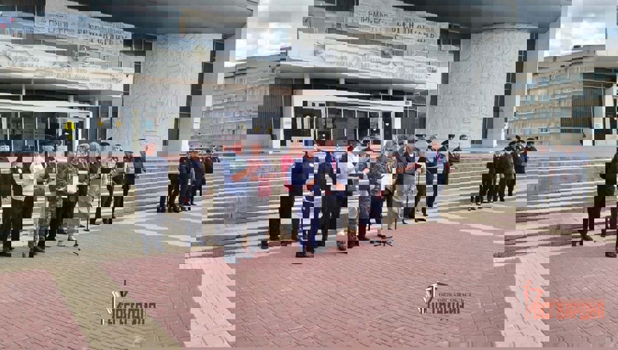 Росгвардейцы приняли участие в гарнизонном разводе на центральной площади Орла