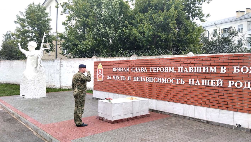 В Орле росгвардейцы почтили память ветеранов боевых действий