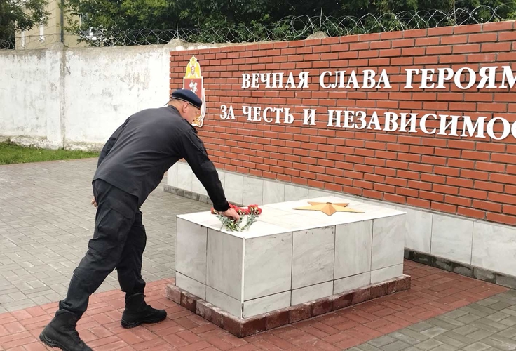 В Орле росгвардейцы почтили память ветеранов боевых действий