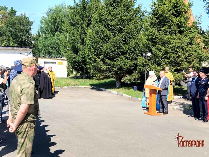Митрополит Орловский и Болховский Тихон совершил освящение куполов храма на территории регионального Управления Росгвардии