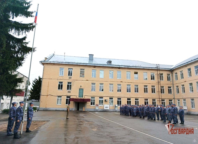 В Управлении Росгвардии состоялось торжественное поднятие государственного флага