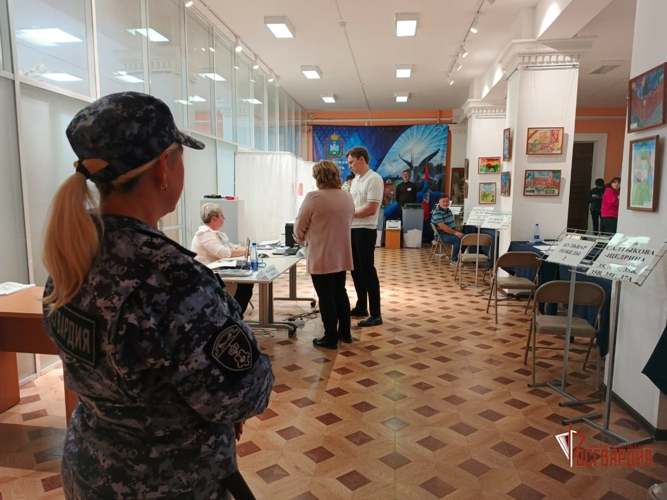 Росгвардейцы обеспечили безопасности в период проведения выборов