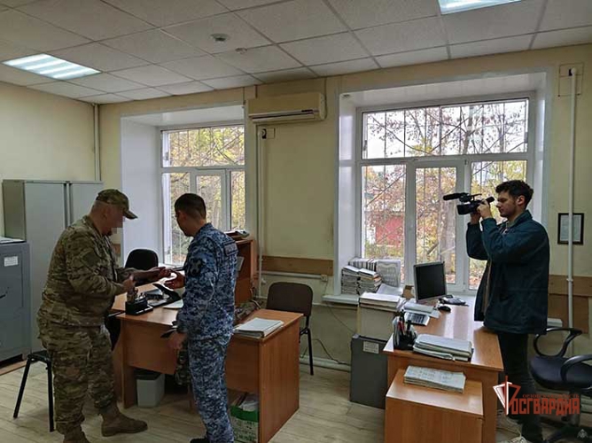 Орловские журналисты познакомились с процессом передачи гражданских ружей в зону СВО