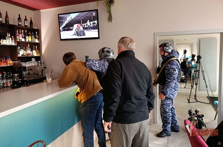 В Орле журналисты стали свидетелями учений росгвардейцев на охраняемом объекте