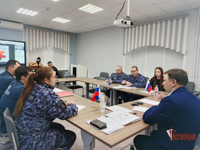 Представители Росгвардии выступили на вебинаре об антитеррористической защищенности школ