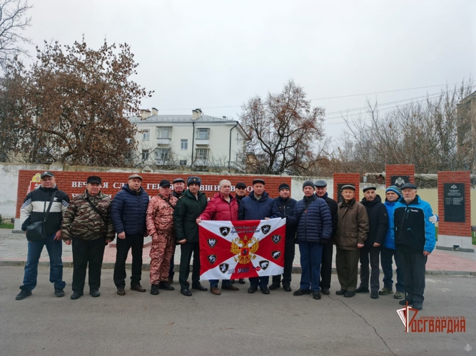 В Орле росгвардейцы поздравили ветеранов войск правопорядка