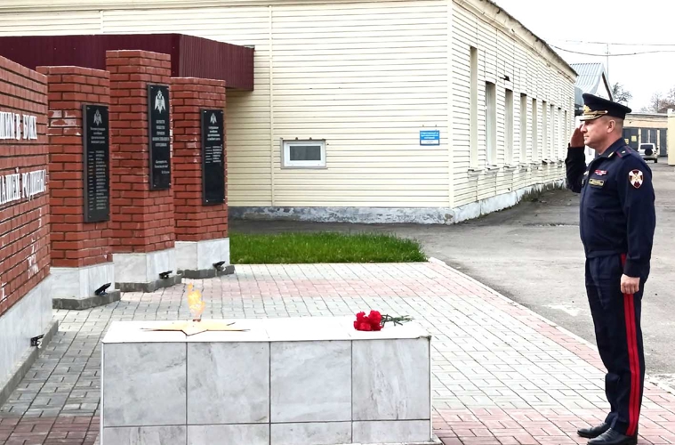 В региональном Управлении Росгвардии почтили память погибших сотрудников и военнослужащих