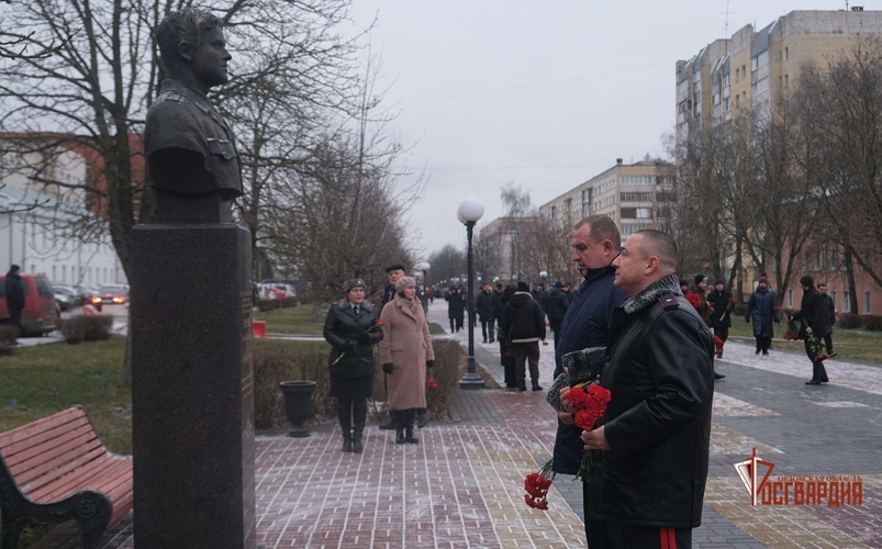 Начальник регионального Управления Росгвардии принял участие в торжественных мероприятиях в честь Дня Героев Отечества