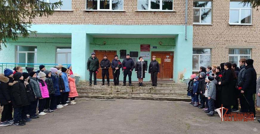 Росгвардейцы побывали на малой родине Героя России Алексея Скворцова