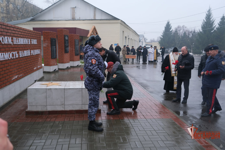 В Орле увековечили память сотрудников Росгвардии, погибших при исполнении служебного долга