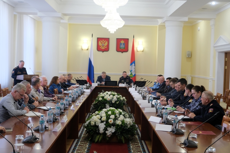 В Орле росгвардейцы и региональная власть обсудили безопасность объектов образования