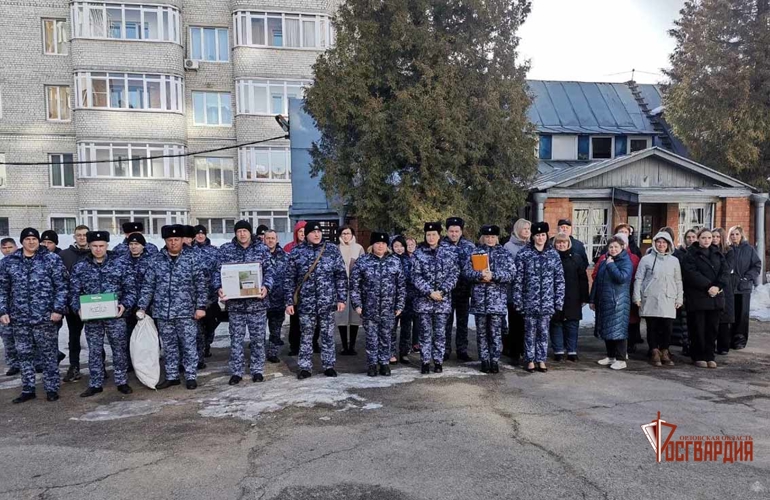 В Орле росгвардейцы отработали действия по эвакуации при пожаре