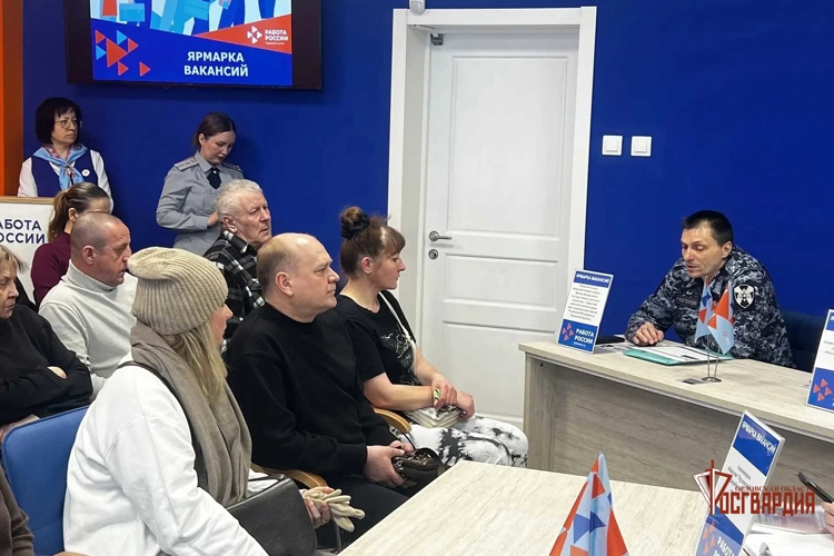 Росгвардейцы пригласили на службу жителей Мценского района