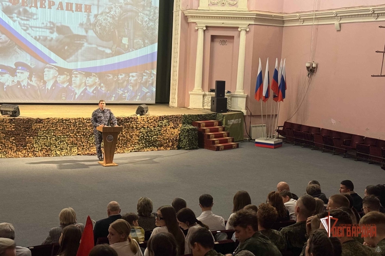 Росгвардейцы поговорили со школьниками о службе в войсках национальной гвардии России