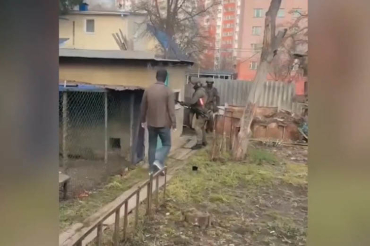 В Орле при силовой поддержке СОБР «Орёл» пресечена деятельность нелегальной нарколаборатории