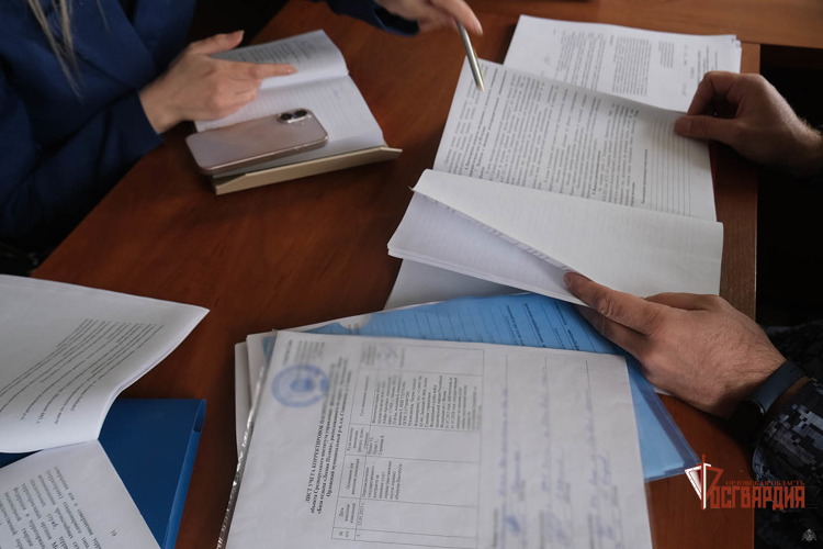 В Орле начальник регионального Управления Росгвардии проверил антитеррористическую защищённость детского лагеря «Лесная поляна»