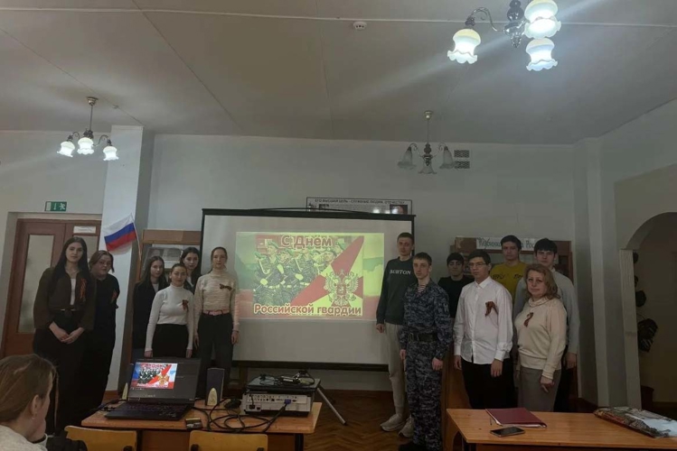 Представитель Росгвардии поговорил с ливенскими студентами о героях ведомства