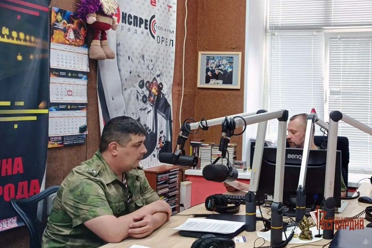 Росгвардейцы рассказали радиослушателям о службе в войсках национальной гвардии России