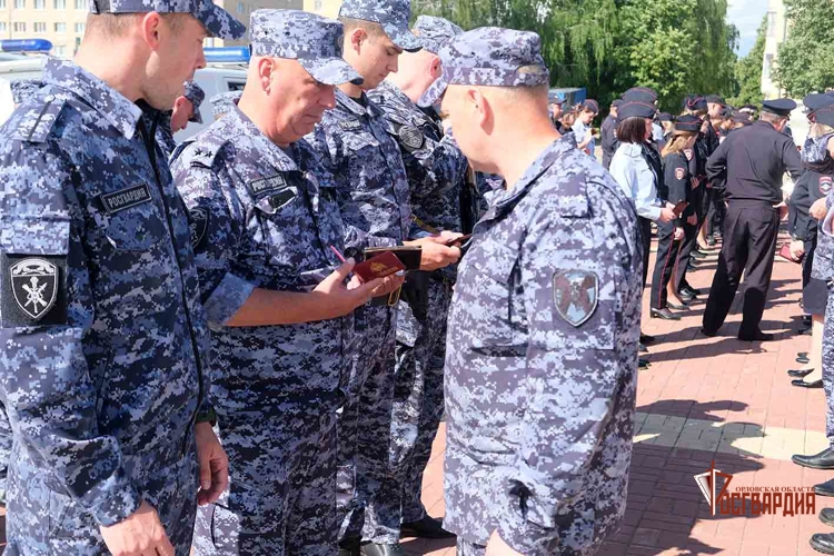 В Орле личный состав регионального Управления Росгвардии принял участие в гарнизонном разводе