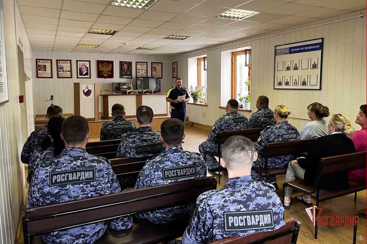 В Ливнах росгвардейцы приняли участие в профилактическом мероприятии по безопасности дорожного движения