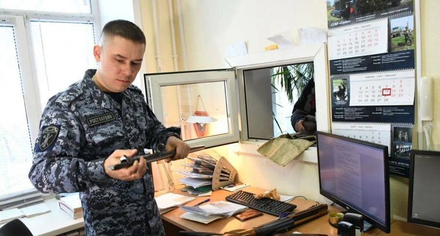 В Орле сотрудники Росгвардии за неделю изъяли у граждан 6 единиц оружия