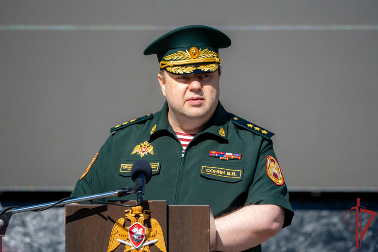 Заместитель директора Росгвардии генерал-полковник Василий Сонин поздравил победителей Всероссийского конкурса профессионального мастерства «Лучший по профессии» 