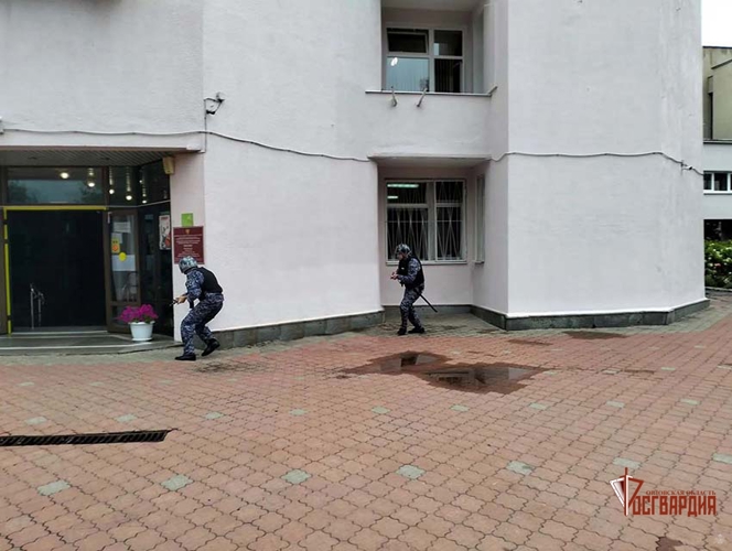 В Орле росгвардейцы приняли участие в учениях на избирательном участке