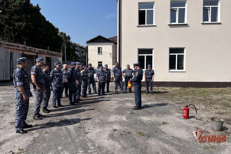 В Ливнах прошли совместные учения вневедомственной охраны Росгвардии и МЧС