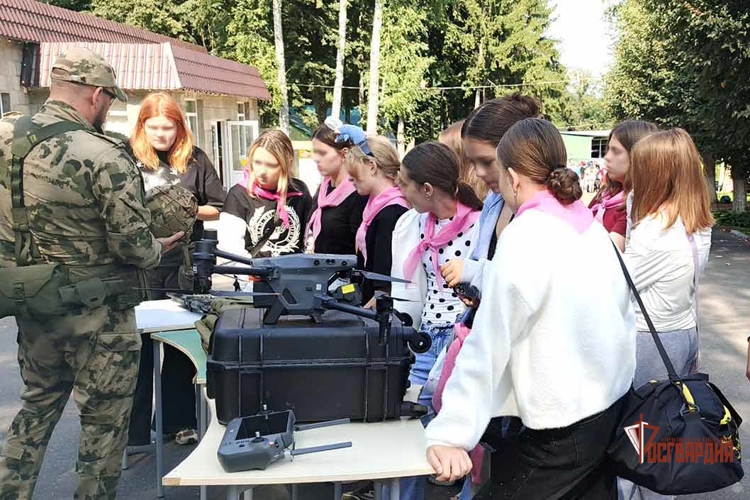 В Орле проходит акция «Каникулы с Росгвардией»