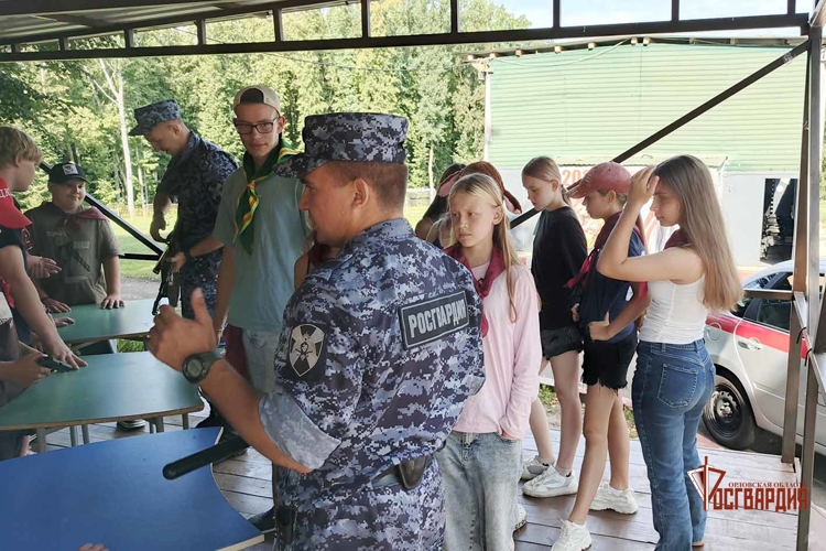 В Орле проходит акция «Каникулы с Росгвардией»