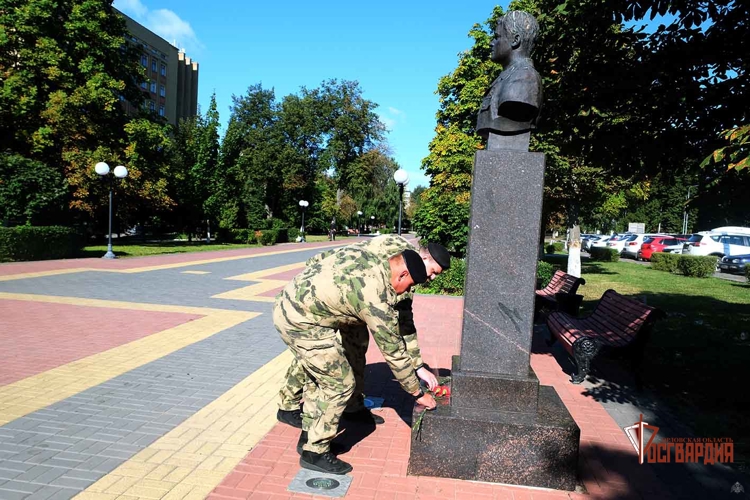 В Орле росгвардейцы почтили память Героя России Алексея Скворцова