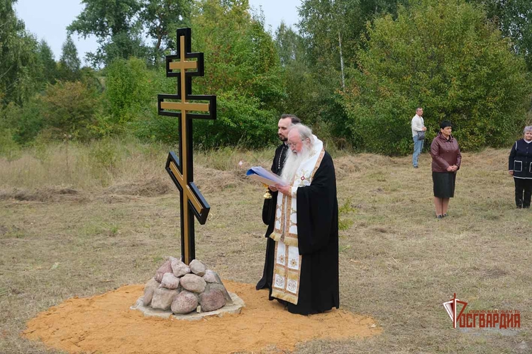 В Орловской области увековечили память о погибших при исполнении служебного долга сотрудниках ОМОН «Крепость»