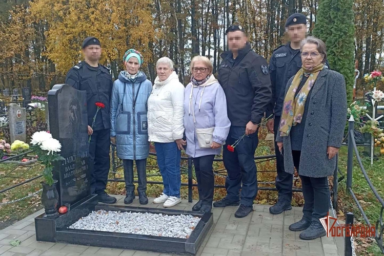 Сотрудники ОМОН «Крепость» почтили память кавалера ордена Мужества Владислава Лапочкина